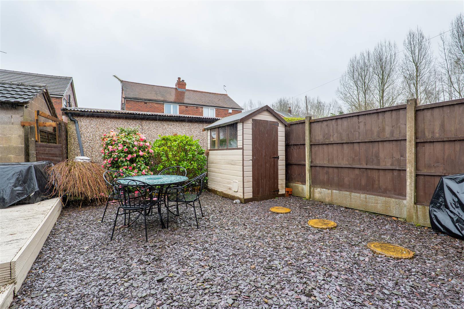 2 bed property in Devon Close, Preston